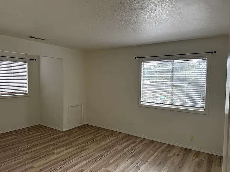 9253 SW Davies Rd — Photo 8