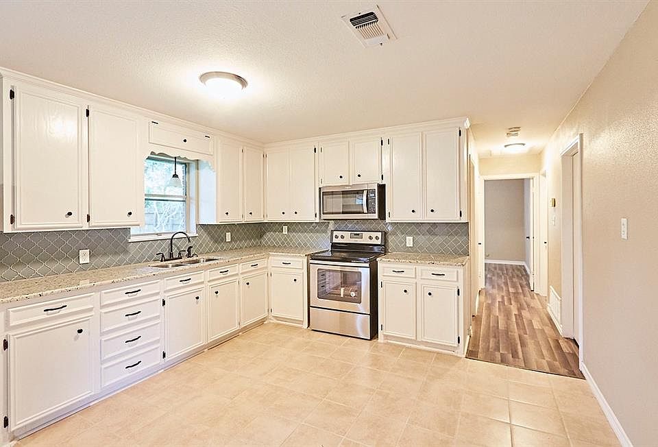 1st image of 112 Avenue F