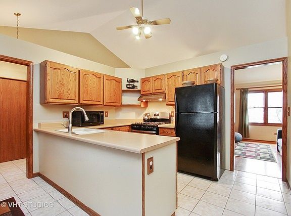 3rd image of 5417 W Lake Shore Dr