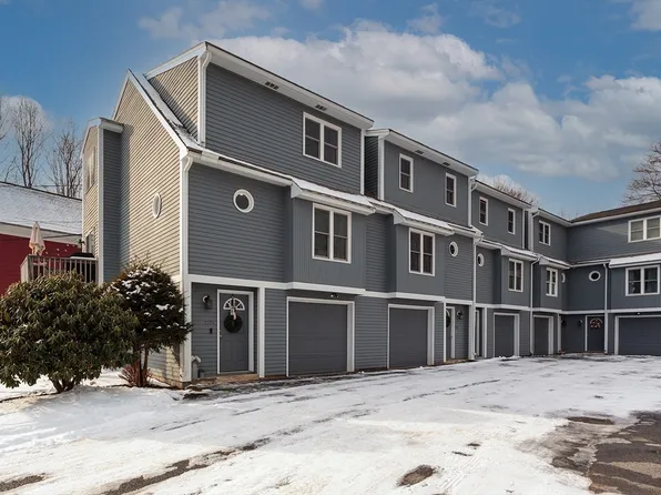 232 Beacon St #A, Lowell, MA 01850