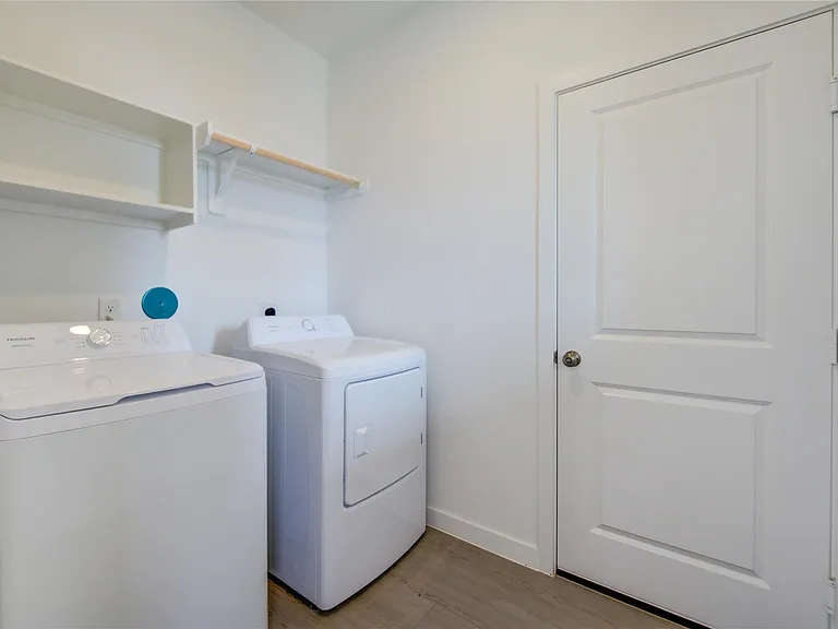 1047 Blue Stone Dr — Photo 6