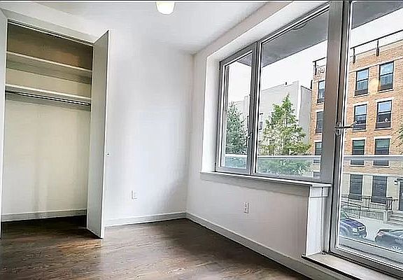 5th image of 299 Jefferson St APT 2R