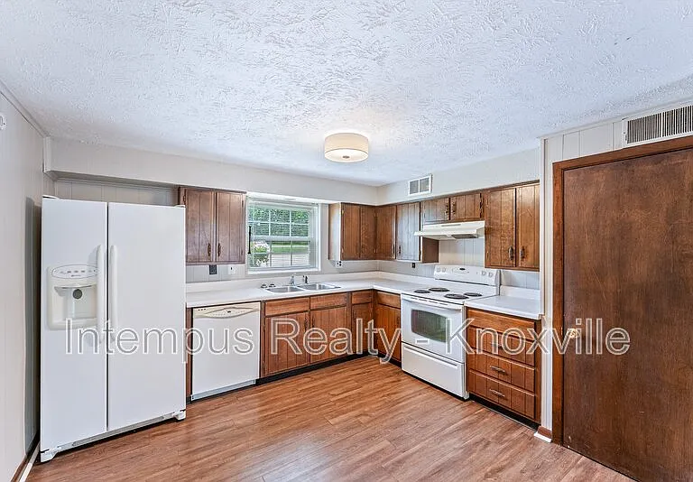 8738 Gleason Dr — Photo 14