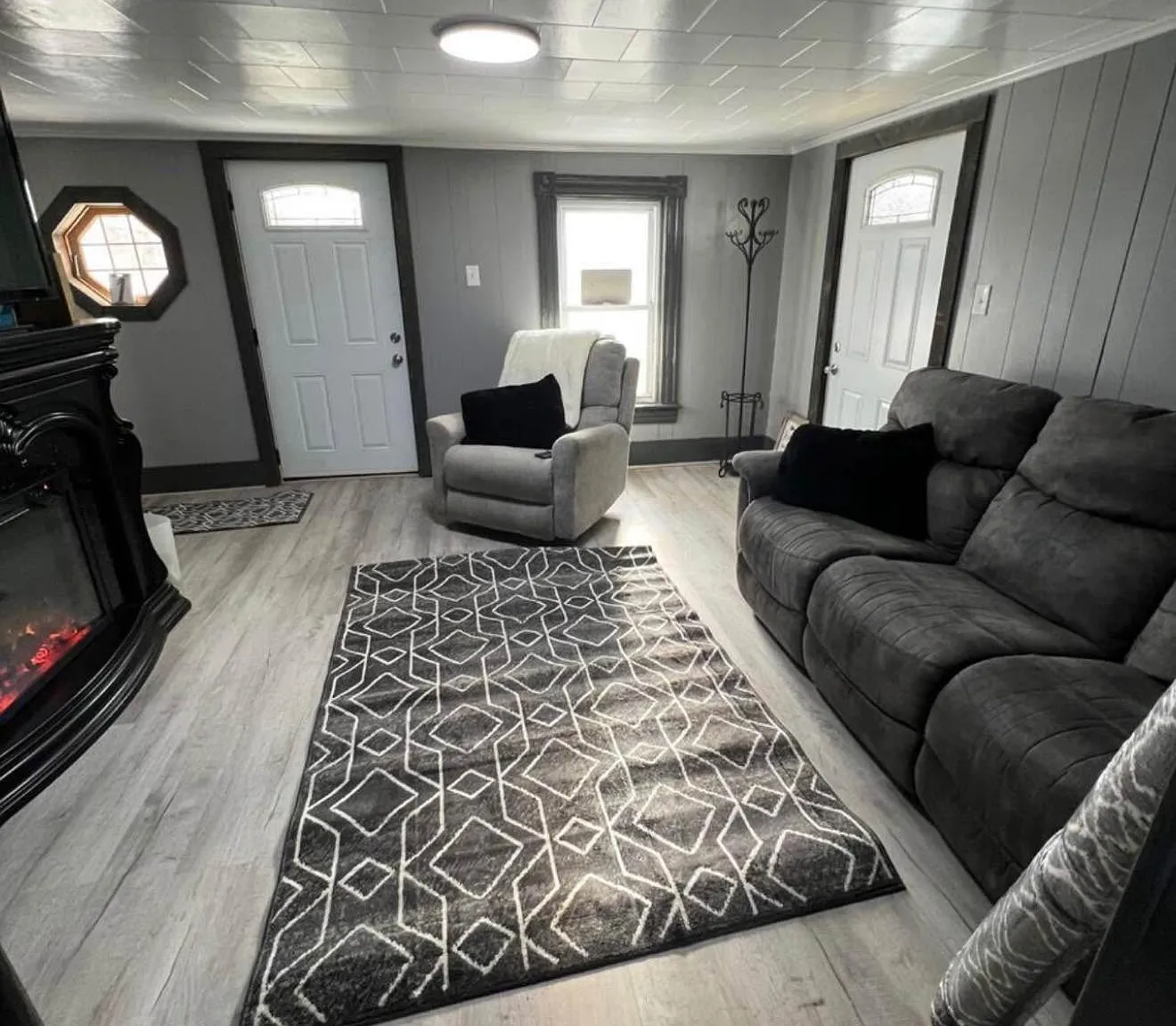 3 bed, 1.0 bath, $1,500 — Photo 4