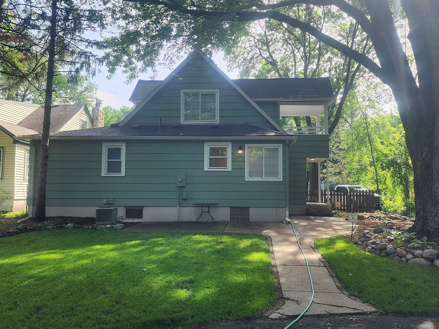 118 S Elm St — Photo 2