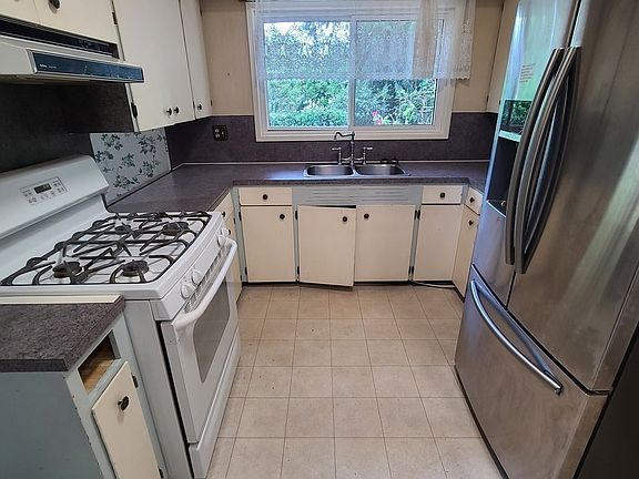 4th image of 2730 Ash St