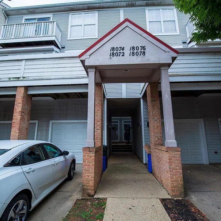 18076 Royal Bonnet Cir
