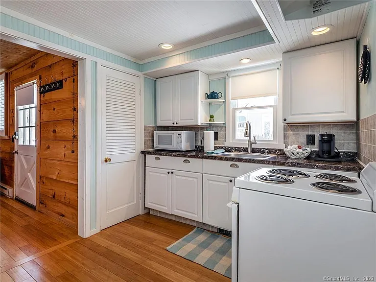 6 Brunetto Grv — Photo 9