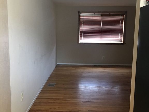 4th image of 1230 S Curry St