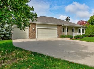 704 40th St, West Des Moines, IA 50265