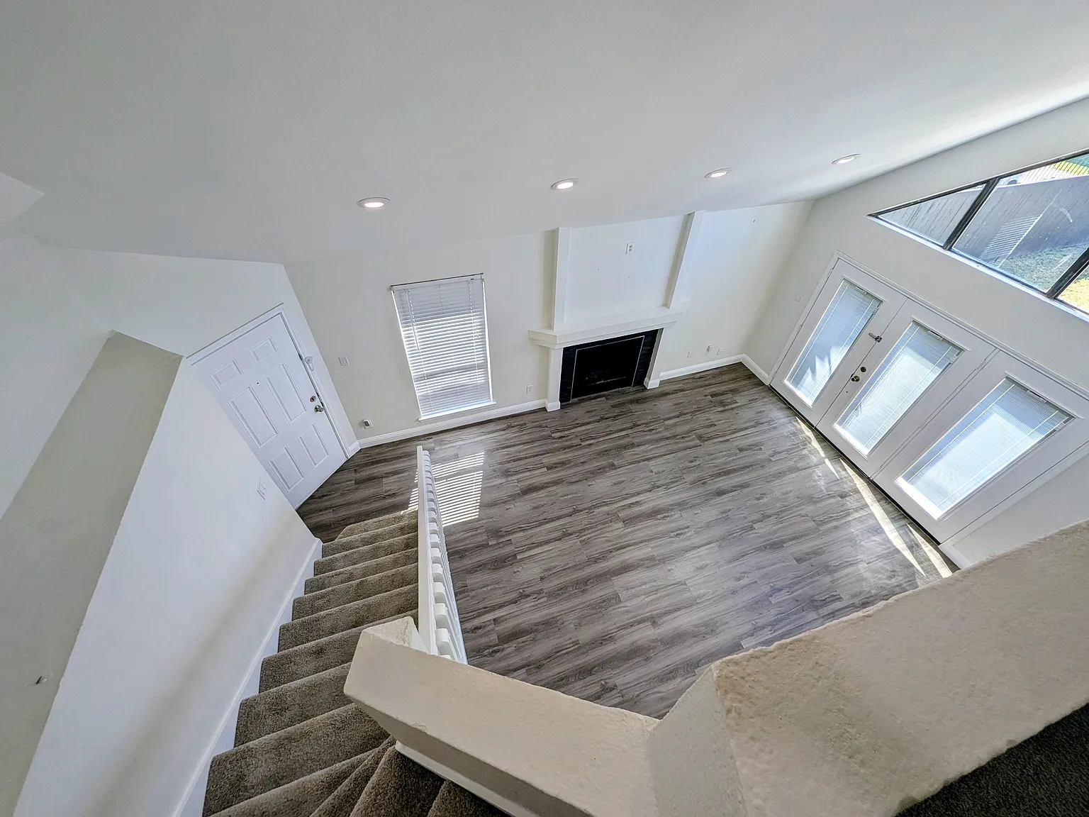 3 bed, 1463 sqft, $1,999 — Photo 4