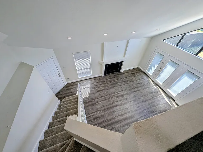 1508 Mayfair Dr — Photo 4