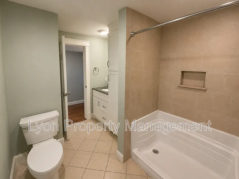 380 N Main St — Photo 11