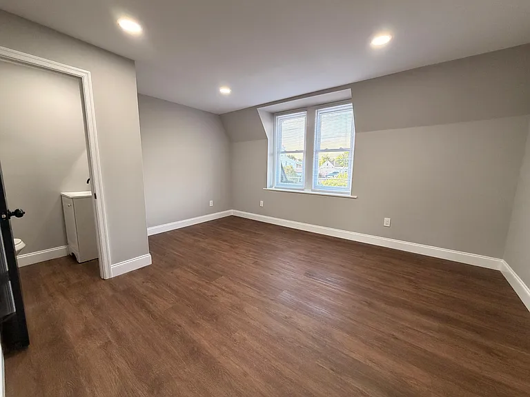 516 E Marshall St #2 — Photo 15