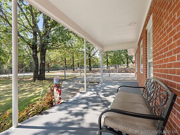 2nd image of 449609 E 953rd Rd