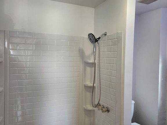 5th image of 4315 Springdale Ave
