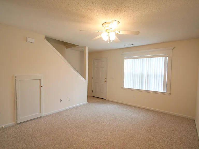 109 Marigold St #109 — Photo 5