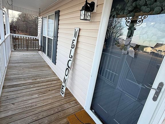 3rd image of 4394 Sunny Side Cir