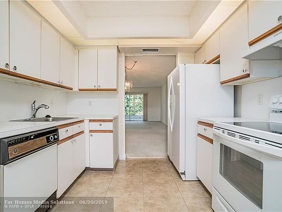 4th image of 1501 Cayman Way APT K3