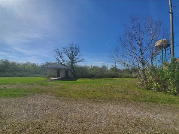 104 Anna Mina Dr, Buras, LA 70041