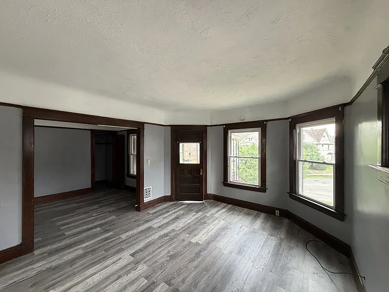18826 Sloane Ave — Photo 5