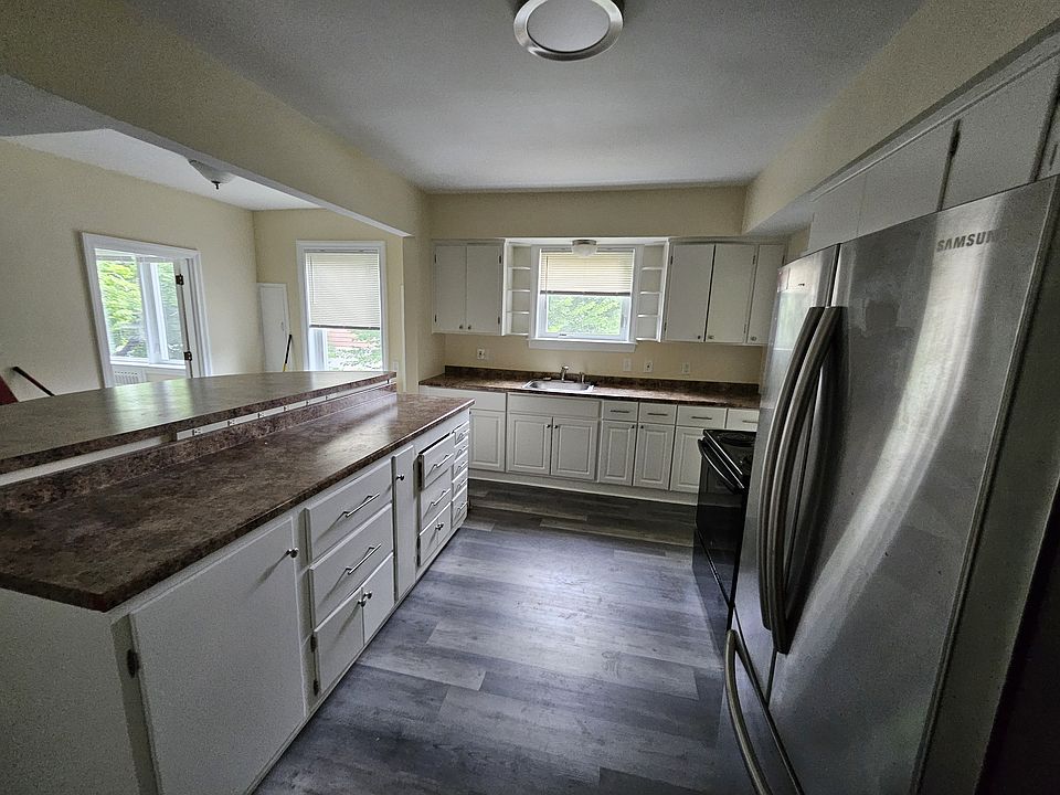 1st image of 19 Negus St APT 3