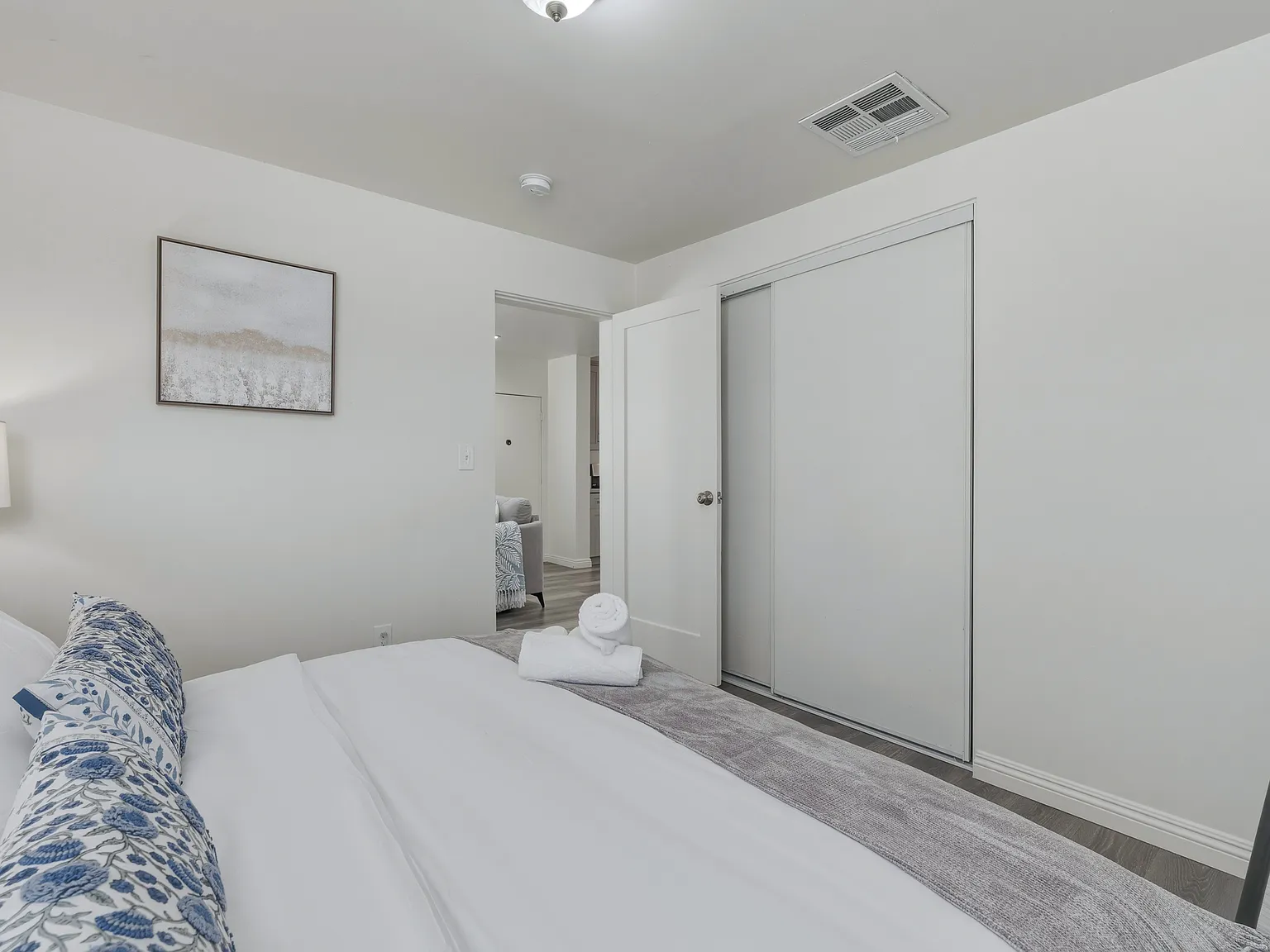 2 bed, 575 sqft, $33,000 — Photo 3