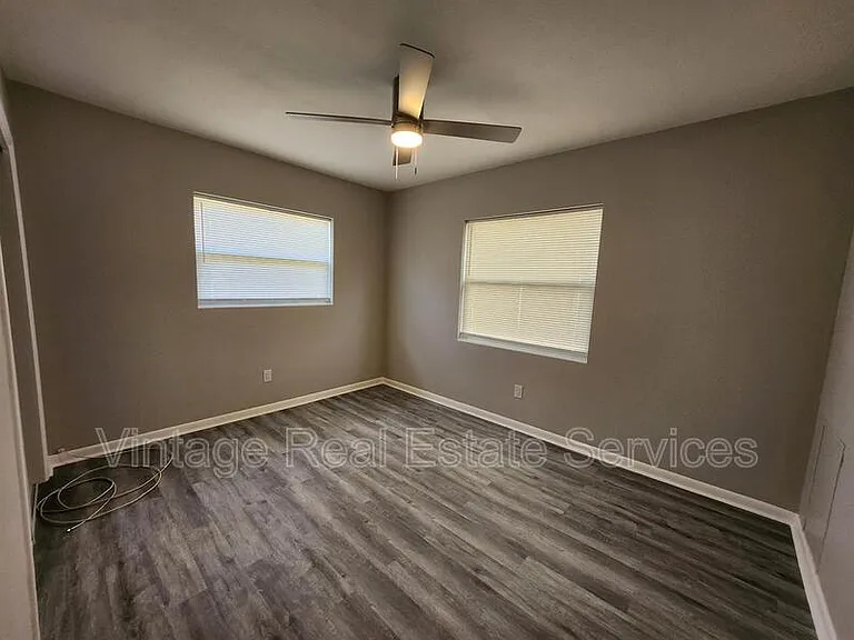 304 S Mercury Ave — Photo 10