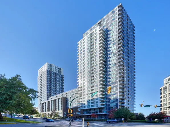 5515 Boundary Rd #1903, Vancouver, BC V5R 0E3