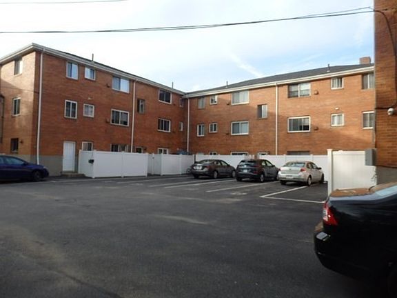 5th image of 9 Endicott St APT 6