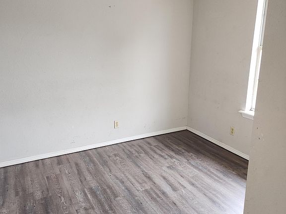 4th image of 301 N Rogers St APT 3