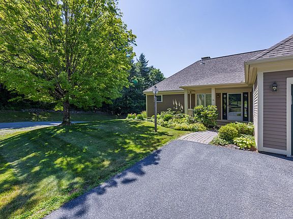 3rd image of 18 Berrill Farms Lane