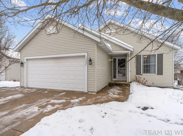 3087 Riley Ridge Rd, Holland, MI 49424