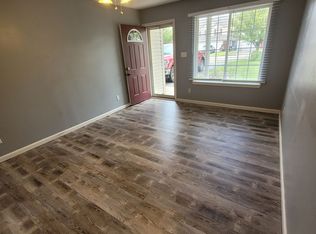 404 Shade Tree Ln, Farmington, MO 63640