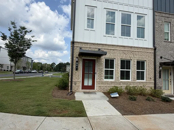 900 Colton Dr, Acworth, GA 30102