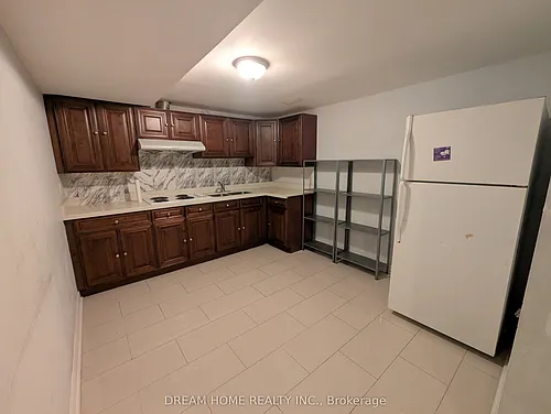 28 Carl Cres #BASEMENT Photo 1