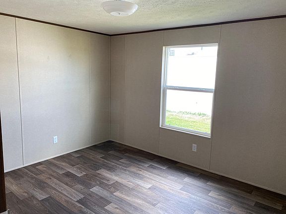 3rd image of 5670 Us Highway 290 #41
