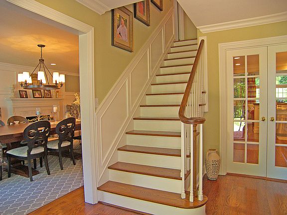 5th image of 8459 Susann Ln