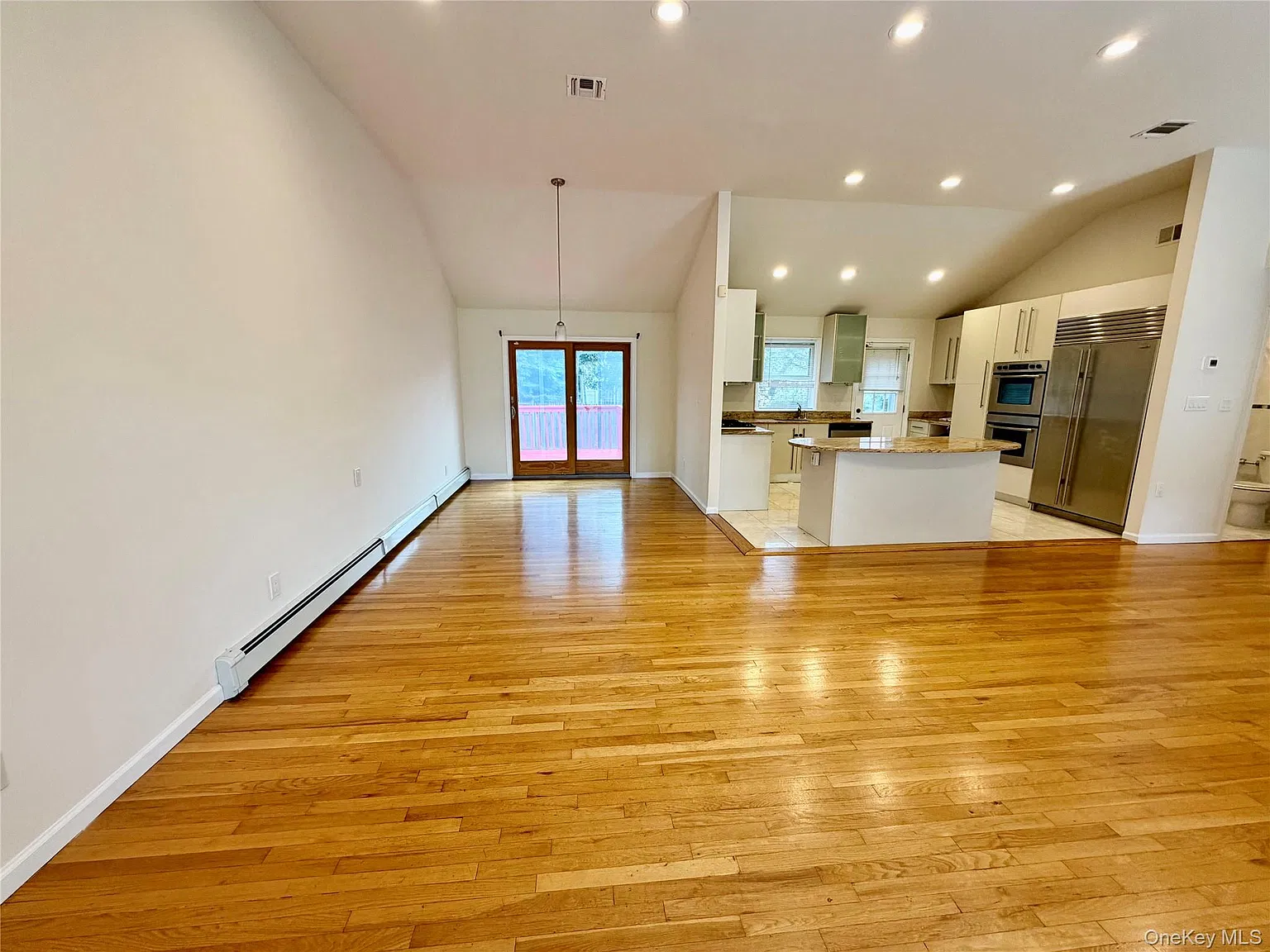 4 bed, 3.0 bath, 2183 sqft, $5,800 — Photo 3