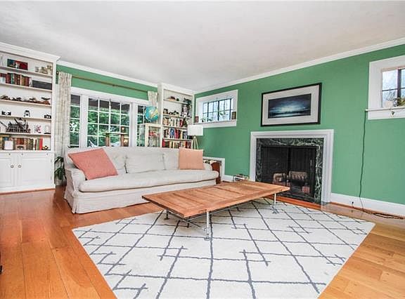 5th image of 917 Hillside Ave