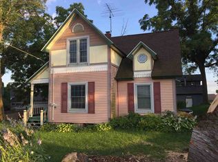 104 Elroy St, Elroy, WI 53929