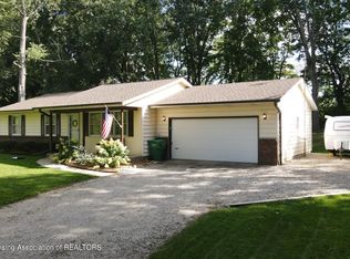 12331 Hillside Dr, Three Rivers, MI 49093