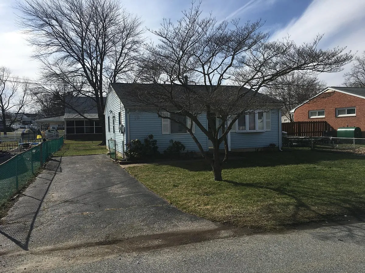 private driveway - 8484 Bedford Rd