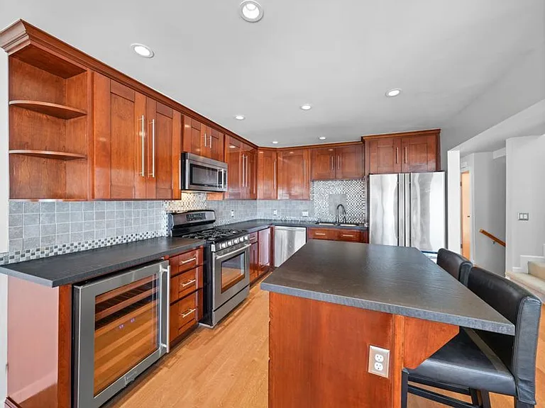 44 Bradford St — Photo 3