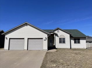 1119 Huntington St, Holmen, WI 54636