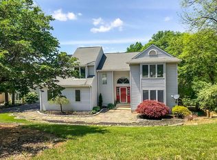 207 Pine Valley Dr, Coatesville, PA 19320