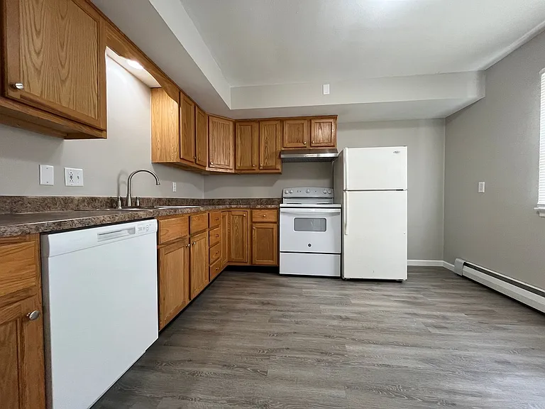 1210 Hilltop — Photo 7
