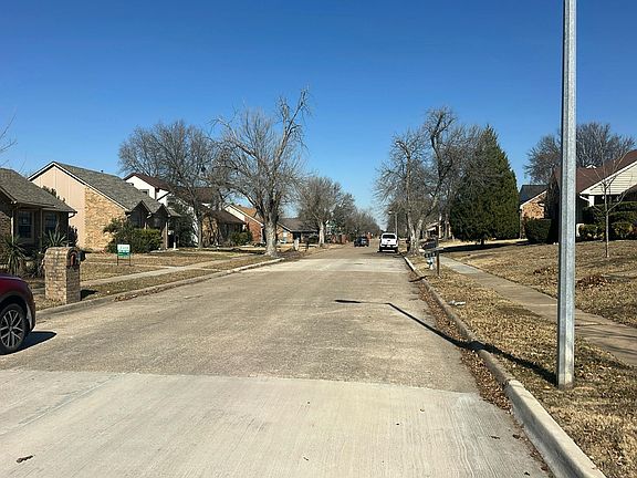 4th image of 417 Timberbend Trl