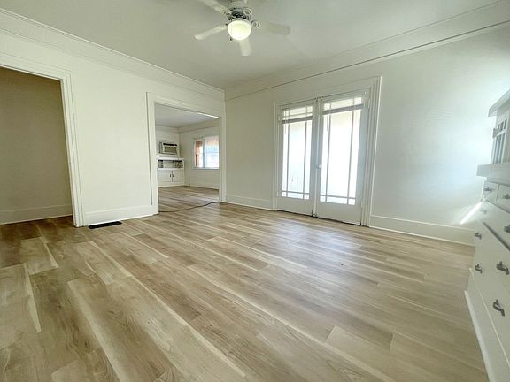 5th image of 320 W Mountain View Ave
