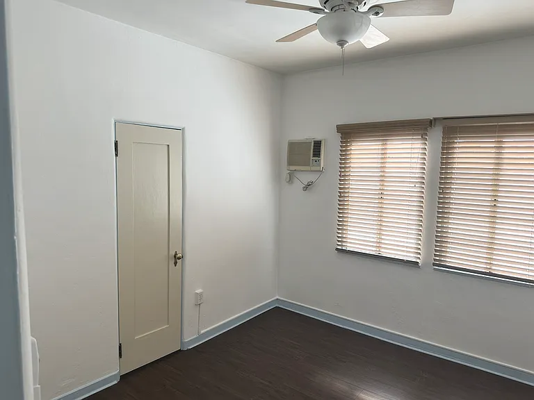 6138 1/2 Saturn St — Photo 23